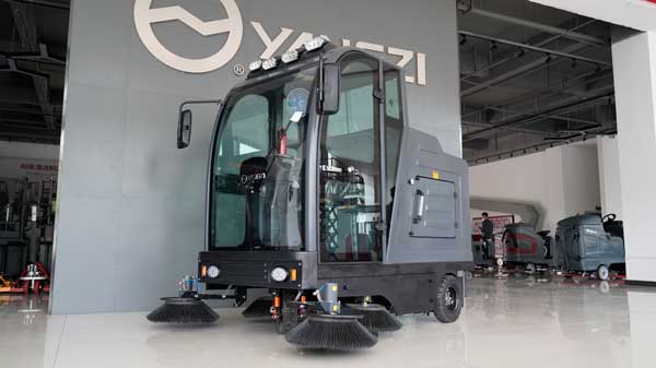 清掃環(huán)衛(wèi)車需要日常維護(hù)嗎？有什么作用
